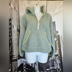 NWT* Wild Fable sherpa sweater M
